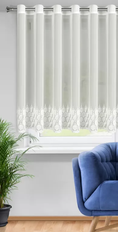 Firana kremowa z drobnej siateczki zdobiona ażurowym haftem 350x150 cm przelotka - NIRA