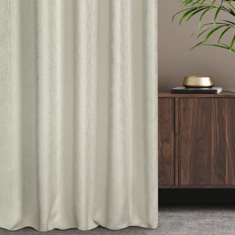 Zasłona szyta na taśmie fala kremowo złota z tkaniny o strukturze przecierki zdobionej lureksową nicią