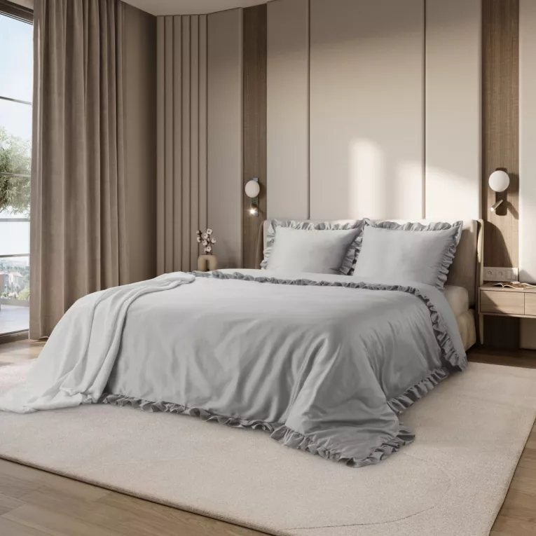 Pościel 160x200 cm bawełniana z makosatyny kolor jasnoszary z falbanami w romantycznym stylu Reina Line