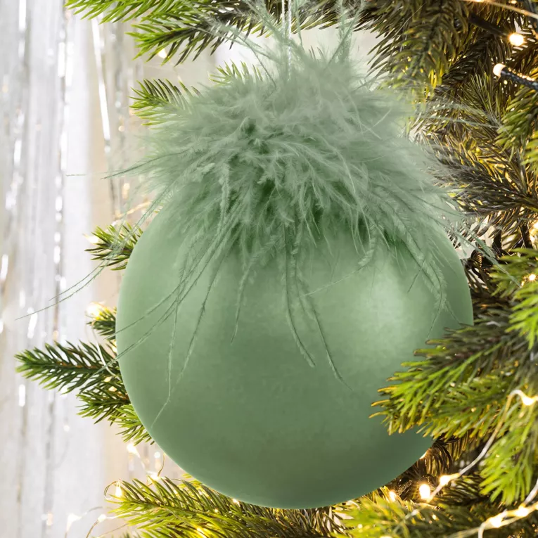 Bombka szklana zdobiona naturalnymi piórami