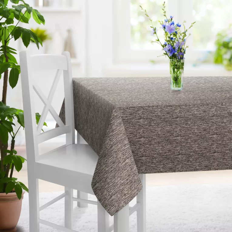 Obrus szyty brązowo beżowy z miękkiej tkaniny szenilowej z melanżowym wzorem