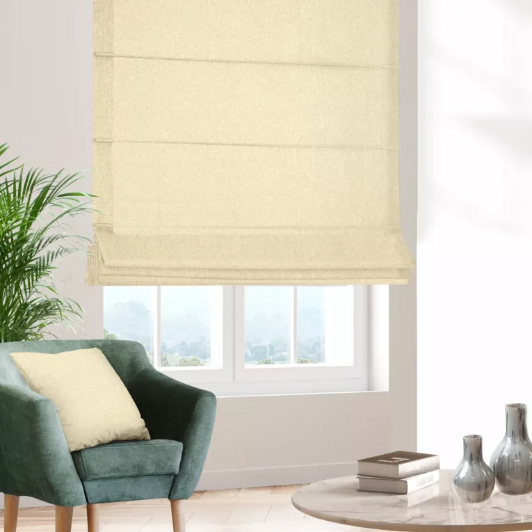 Roleta rzymska kremowa z tkaniny o naturalnym splocie w stylu eko