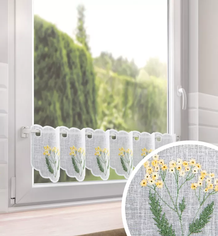 Tkanina firanowa zazdrostka zdobiona haftem roślinnym