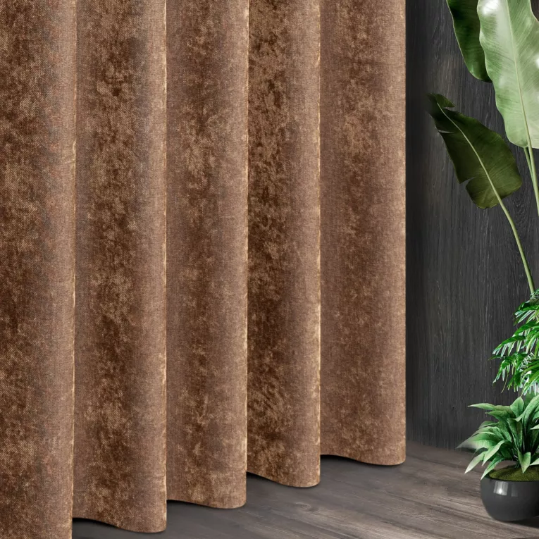 Tkanina zasłonowa, miękka szenilowa, zaciemniająca, z drobnym strukturalnym wzorkiem i efektem przecierki z kolekcji Pierre Cardin