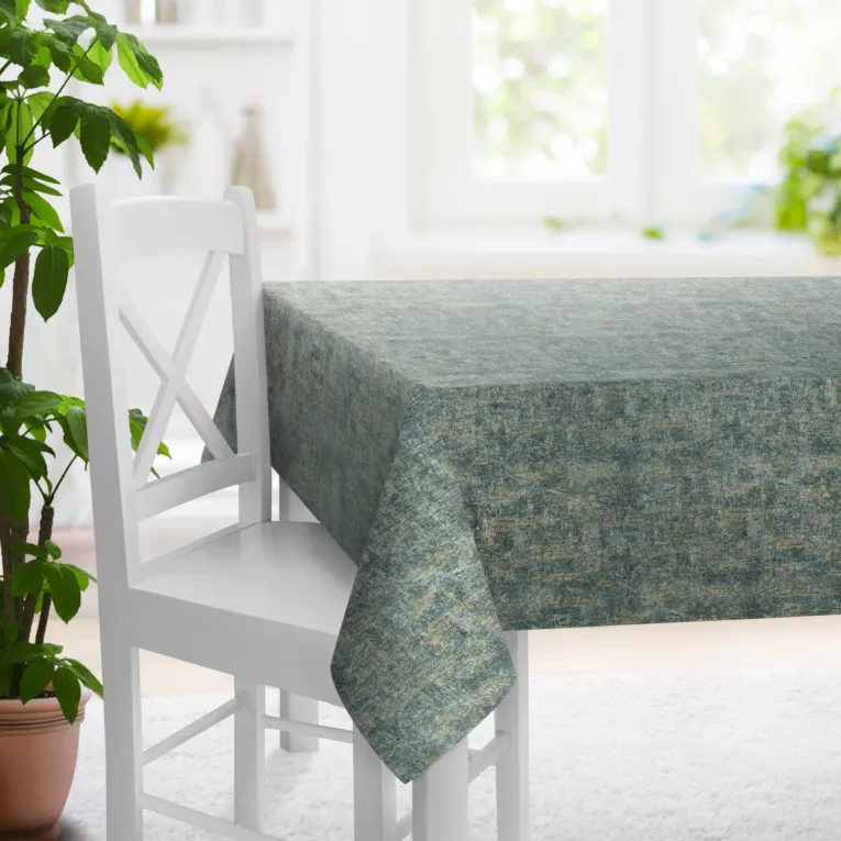 Obrus szyty miętowo szampański z tkaniny welwetowej z nadrukiem