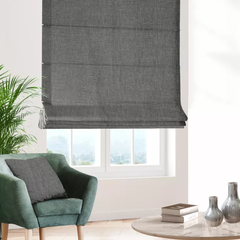 Roleta rzymska szara z szenilowej tkaniny z dodatkiem połyskującej nici