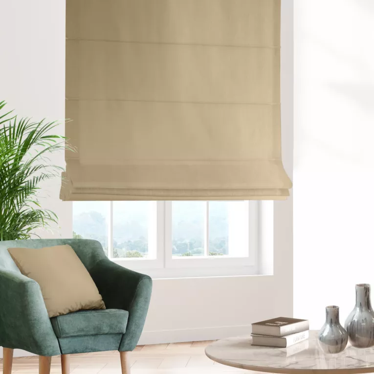 Roleta rzymska ciemnobeżowa z jednokolorowej gładkiej tkaniny