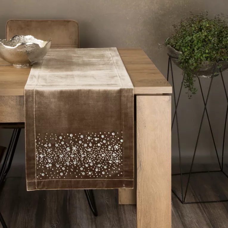 Bieżnik ROYAL 2 z gładkiego welwetu z cyrkoniami ciemnobeżowy