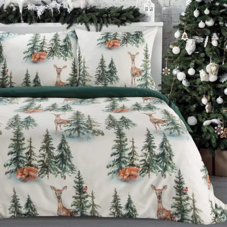 Pościel świąteczna 140x200 cm bawełna ranforce kolor biały, zielony z nadrukiem zimowego lasu DEER
