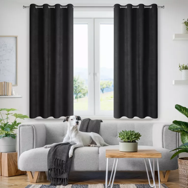 Zasłona czarna z tkaniny welurowej 140x180 cm przelotka - Dora