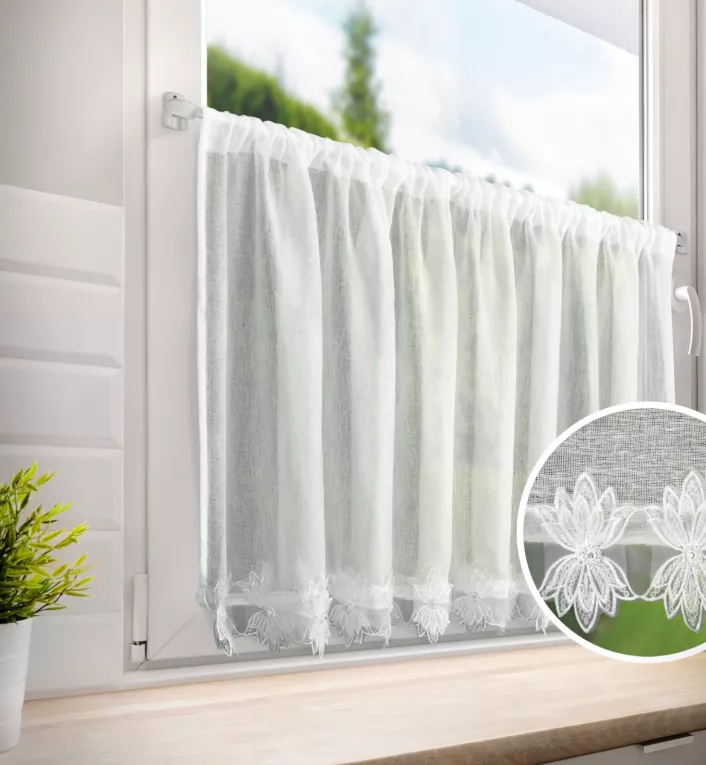 Zazdrostka z matowej etaminy zdobiona gipiurą