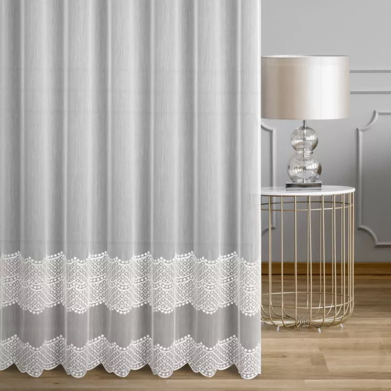 Firana szyta na flexach biała z tkaniny typu ADEN zdobionej haftem tworzącym dwa poziome pasy