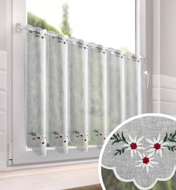 Tkanina firanowa zazdrostka zdobiona haftem w drobne kwiaty