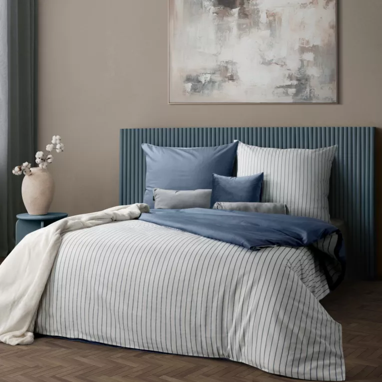 Pościel 140x200 cm komplet 2 częściowy z satyny bawełnianej kolor biało, granatowy w paseczki RAYA