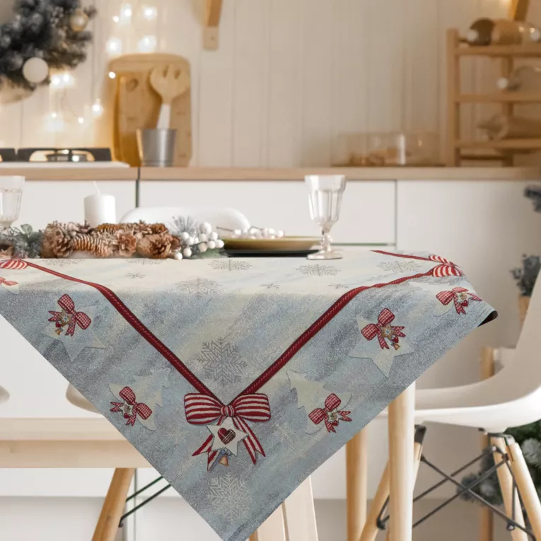 Obrus popielato, srebrny 100x100 cm gobelinowy z mieszanki włókien zdobiony wzorem świątecznym