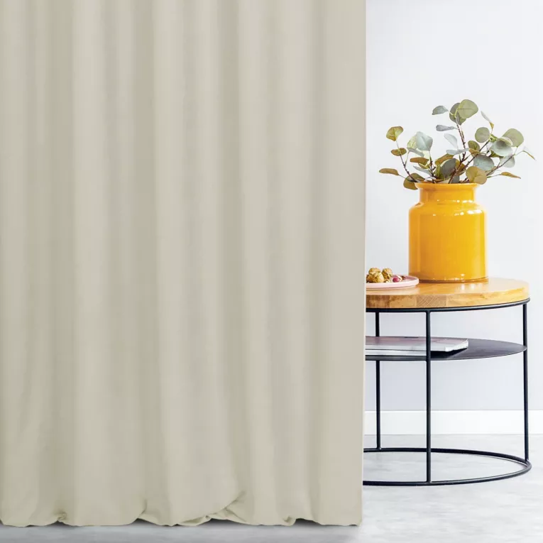 Zasłona szyta na taśmie 5 cm ADESSA kremowa z miękkiej tkaniny o welurowej strukturze