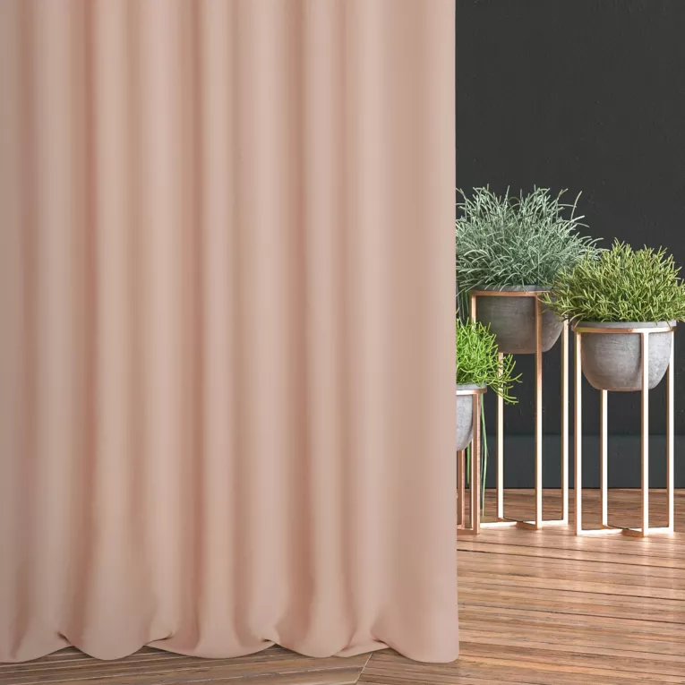 Zasłona szyta na taśmie 5 cm pudrowo różowo różowa z gładkiej tkaniny typu dimout