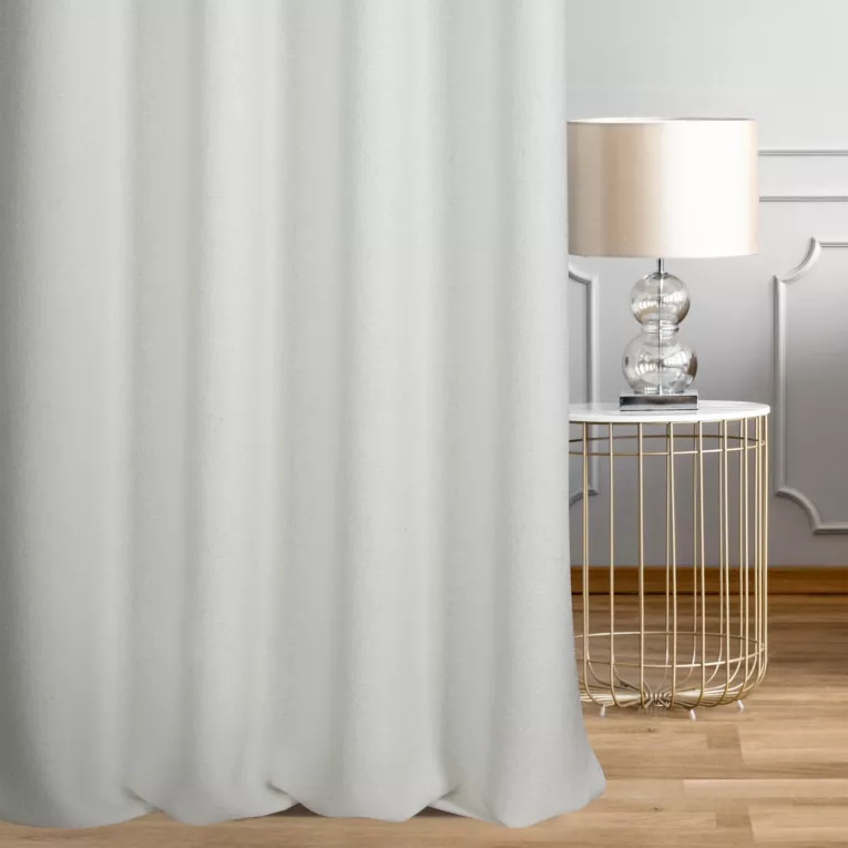 Zasłona szyta na taśmie 5 cm jasnosrebrna z tkaniny o naturalnym splocie w stylu eko