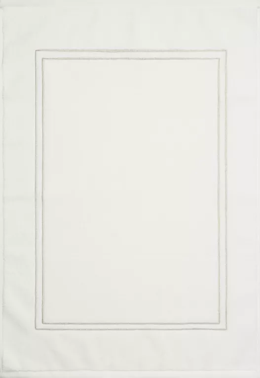 Dywanik łazienkowy OLIVIA z haftowanymi paseczkami