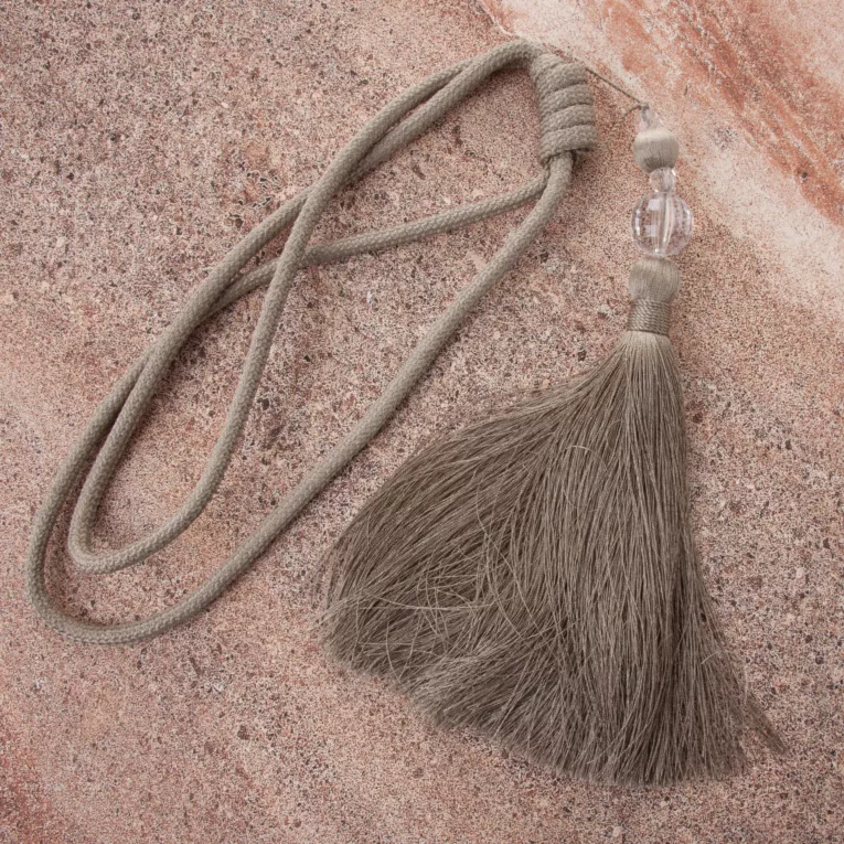 Dekoracyjny sznur do zasłon MEGI upinacz z ozdobnym chwostem i kryształkiem