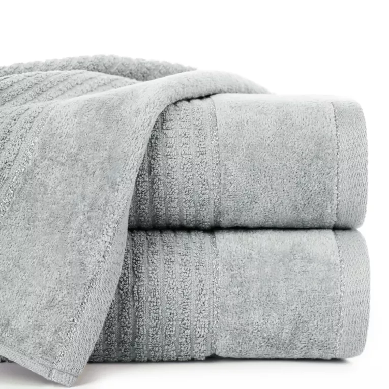 Ręcznik kąpielowy 50x90 cm bawełniany kolor stalowy z welwetową bordiurą zdobioną błyszczącą nicią 500 g/m2 GLORY 2