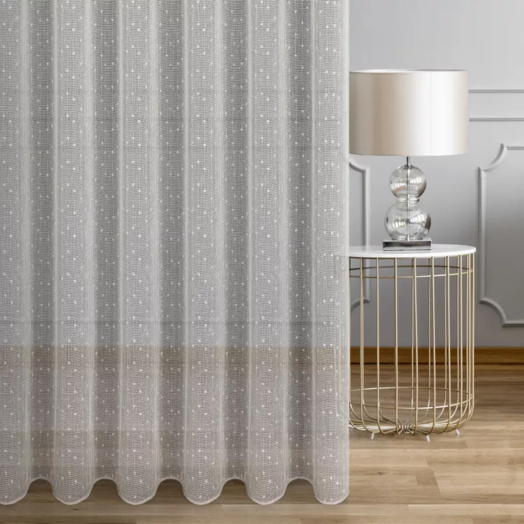 Tkanina firanowa matowa siateczka z subtelnym efektem deszczyku zakończona szwem obciążającym