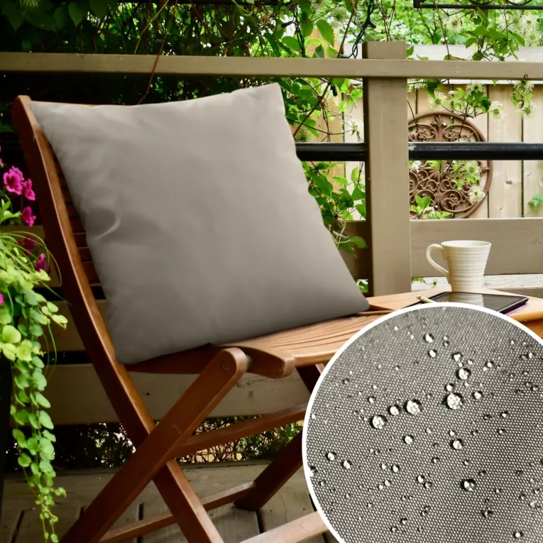 Poszewka na poduszkę 45x45 cm z gładkiej tkaniny wodoodpornej beżowa idealna do ogrodu i na taras GARDEN