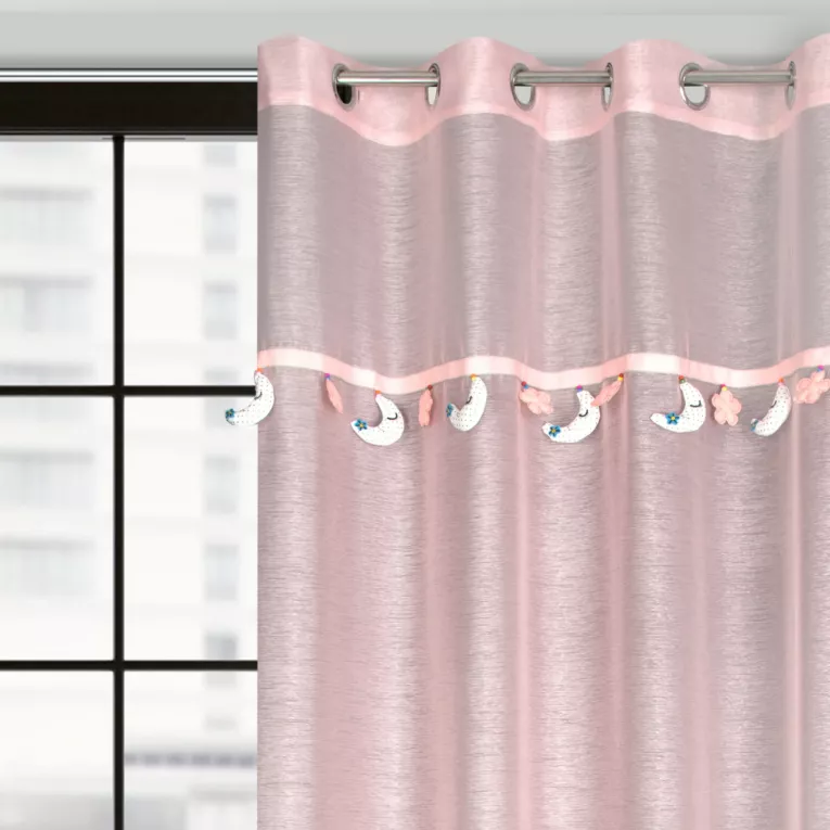 Firana różowa z etaminy zdobiona taśmą dekoracyjną z trójwymiarowymi księżycami 140x250 cm przelotka MOON