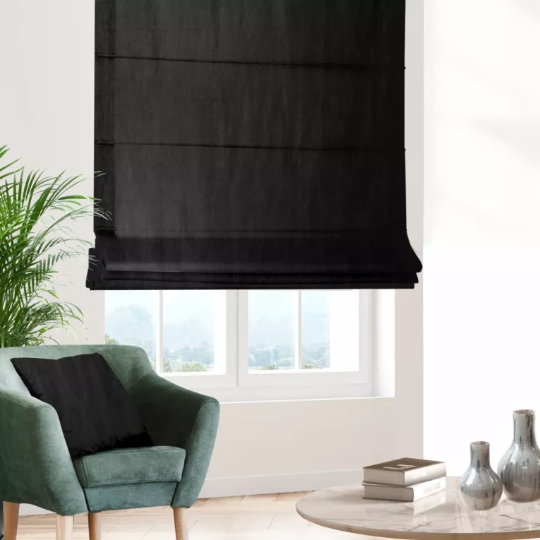 Roleta rzymska SAFARI czarna z miękkiej welwetowej tkaniny z połyskiem