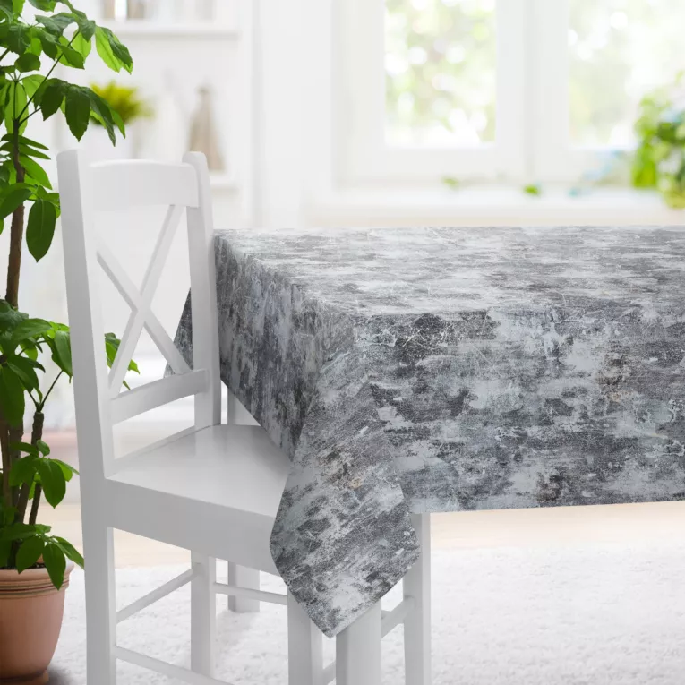 Obrus szyty srebrno złoty z welwetowej tkaniny z błyszczącym nadrukiem