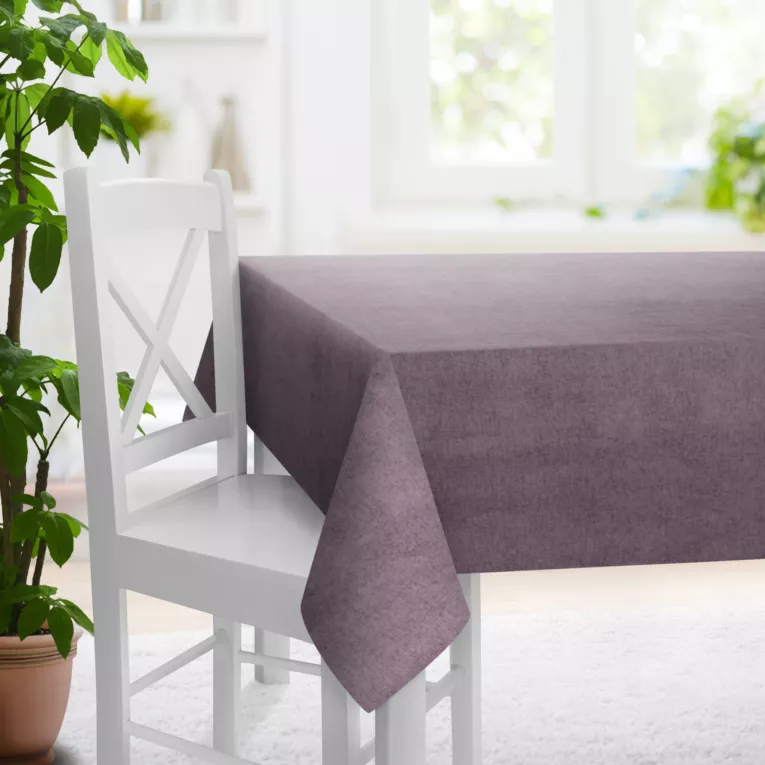 Obrus szyty BRIANNA fioletowy miękka szenilowa o wyraźnym splocie i lekkim połysku