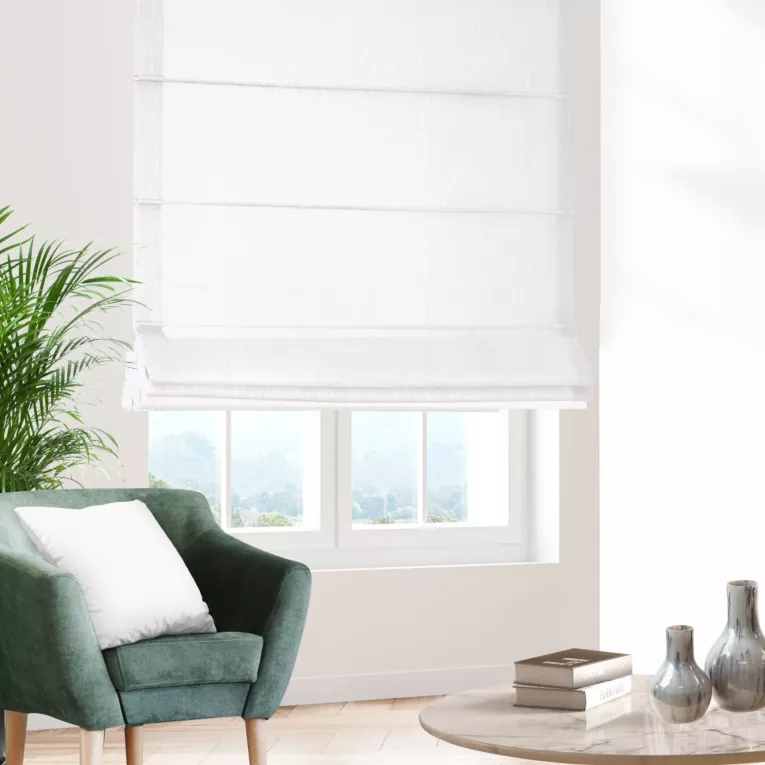 Roleta rzymska STYLE kremowa o naturalnym charakterze, z widocznym, ozdobnym splotem