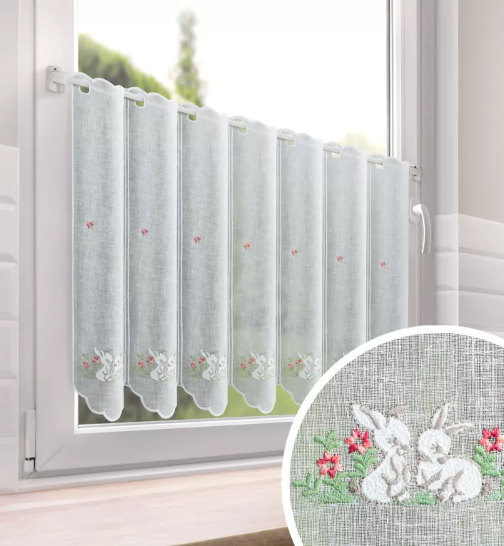 Tkanina firanowa zazdrostka zdobiona haftem z motywem wielkanocnym