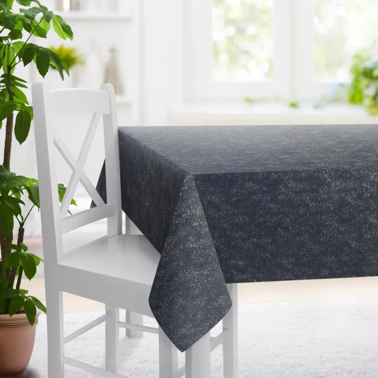 Obrus szyty STONE niebieski z grubej welwetowej tkaniny w drobny połyskujący wzór