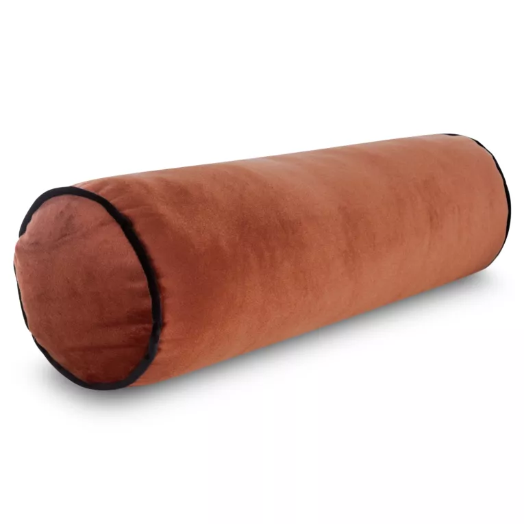 Poduszka dekoracyjna wałek 15 x 45 cm welwetowy ceglasty zdobiony kontrastującą lamówką GAJA