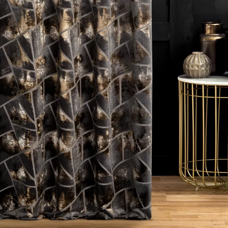 Zasłona szyta na taśmie 5 cm grafitowo miedziana z tkaniny welwetowej w geometryczny wzór