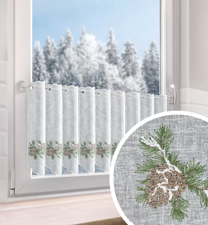 Tkanina firanowa zazdrostka z etaminy zdobiona świątecznym haftem z akcentem zimowym