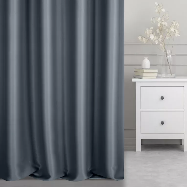 Zasłona szyta na taśmie 5 cm stalowa z gładkiej tkaniny typu blackout