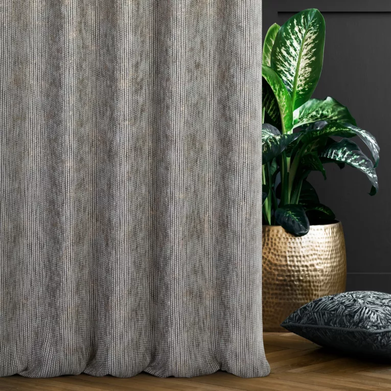 Zasłona szyta na taśmie 5 cm popielato złota z siatki w stylu eko o luźnym splocie i delikatnie połyskującym nadruku Italissima Eva Minge