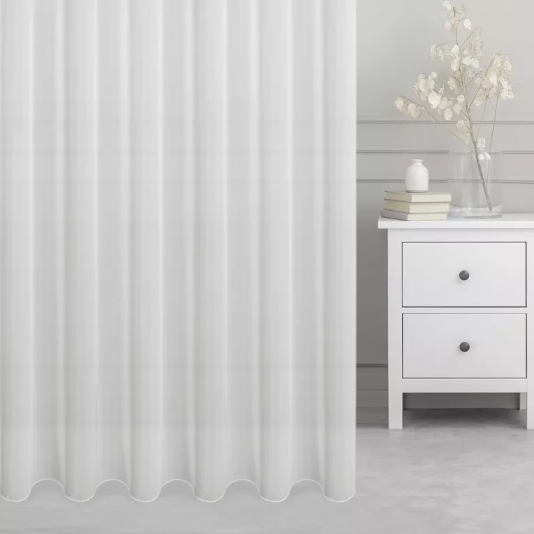 Firana szyta na taśmie 5 cm kremowa półprzezroczysta, z matowego woalu, o niestandardowej wysokości 370cm, wykończona obciążnikiem