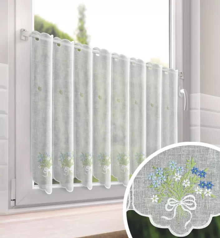 Tkanina firanowa zazdrostka z etaminy zdobiona haftem lawendy