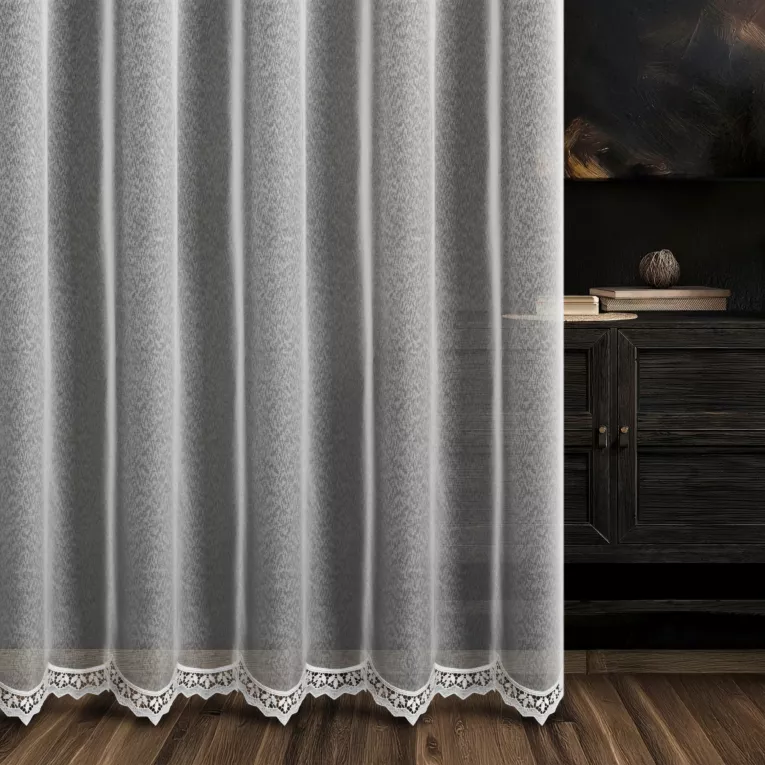 Firana szyta na taśmie 5 cm biała z markizety zdobionej jednym pasem aplikacji z geometrycznym wzorem