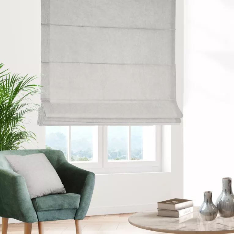 Roleta rzymska naturalna z miękkiej tkaniny szenilowej typu dimout o naturalnym splocie