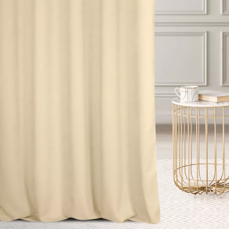 Zasłona szyta na taśmie 5 cm kremowa z wodoodpornej tkaniny o welurowej strukturze