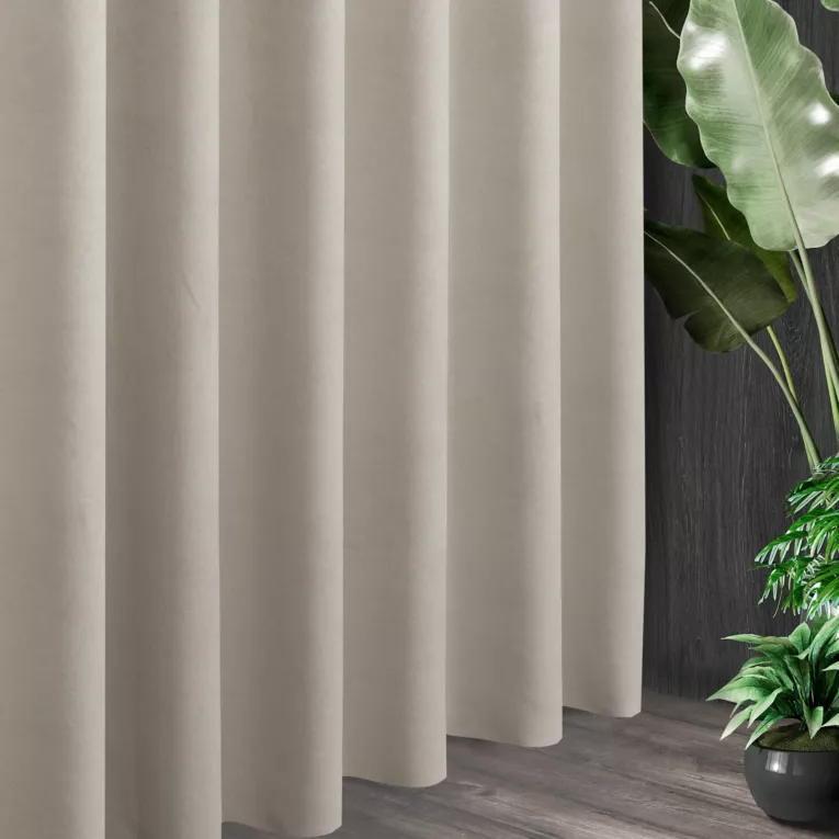 Tkanina zasłonowa o miękkiej, welurowej strukturze