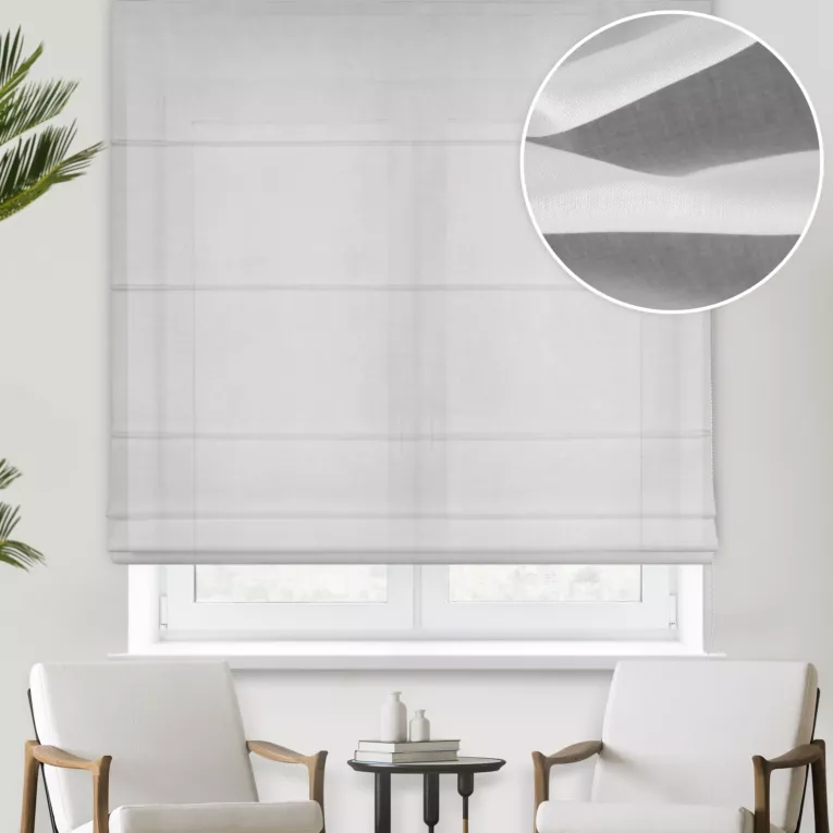Roleta rzymska biała z matowej etaminy, wykończonej obciążnikiem