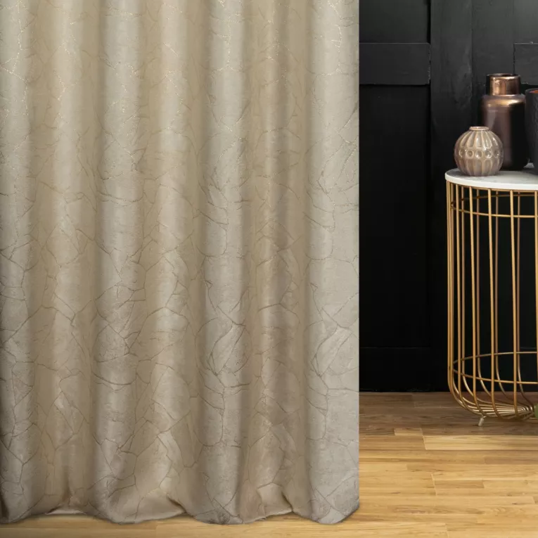 Zasłona szyta na taśmie 5 cm kremowa z tkaniny z wzorem przetykanym błyszczącą nicią