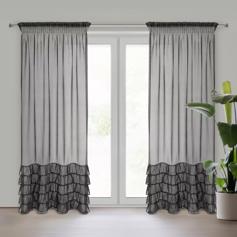 Firana czarna z etaminy zdobiona falbanami i lśniącym pasem kryształków 140x270 cm taśma CARLI