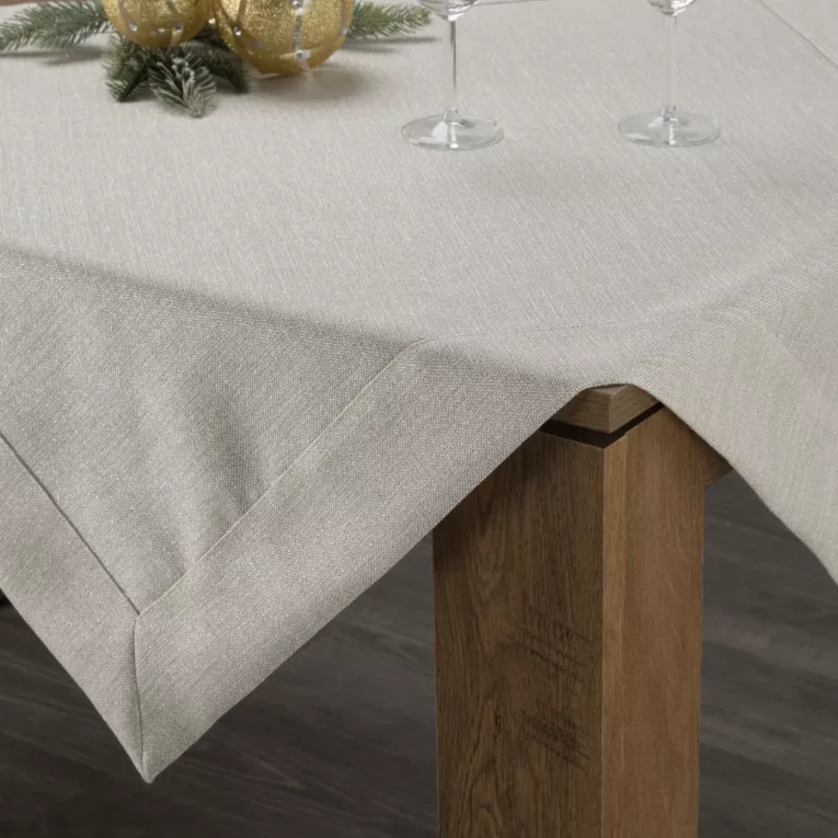 Bieżnik na stół beżowy 85x85 cm LANA z dodatkiem błyszczącej nici i subtelnej kanty