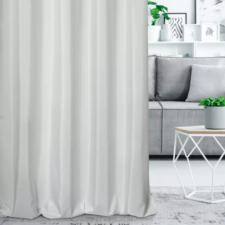 Zasłona szyta na flexach biała z gładkiej tkaniny z delikatnym połyskiem
